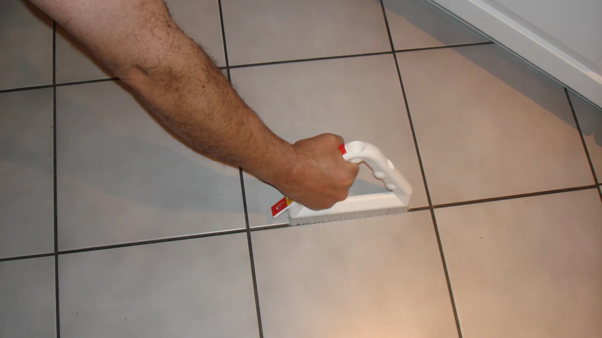 Large hand held grout cleaning brush